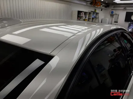 흰 차라면 필수! 자동차 루프스킨, BMW 3시리즈 3M 1080 유광블랙 루프스킨 시공 - 장안동 코션 코리아 / 동대문,광진구,중랑구