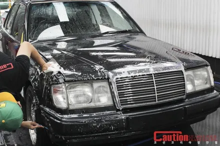 W124의 놀라운 부활! 벤츠 300E의 리스토어 사틴블랙 전체랩핑 / 동대문,광진구,중랑구