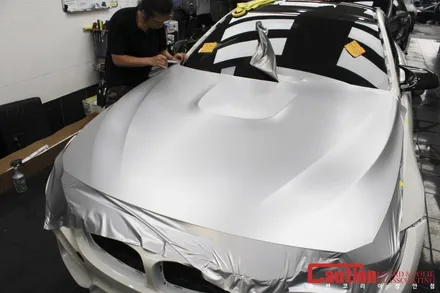BMW M4 사틴 알루미늄 화이트 전체랩핑 / 동대문,광진구,중랑구