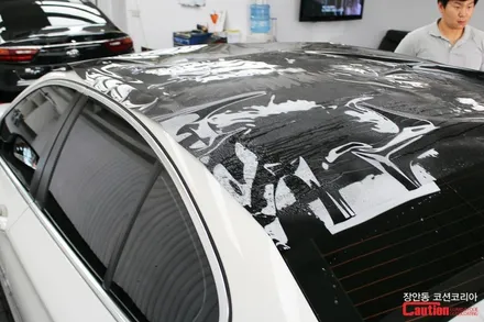 BMW 535d 루프스킨 시공, 뛰어난 내구성과 선명한 광택을 자랑하는 KPMF 탑폴리에 ! - 장안동 코션 / 동대문,광진구,중랑구