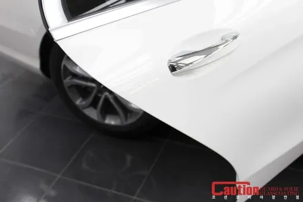 벤츠 C350e 하이브리드의 생활보호패키지 + 범퍼코너 PPF / 동대문,광진구,중랑구