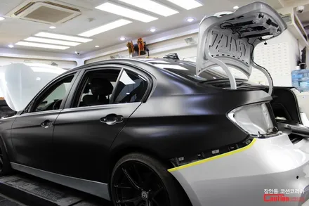 자동차 래핑 가격보다 더 중요한건 따로있다!? BMW 3시리즈 사틴블랙 전체 래핑 / 동대문,광진구,중랑구