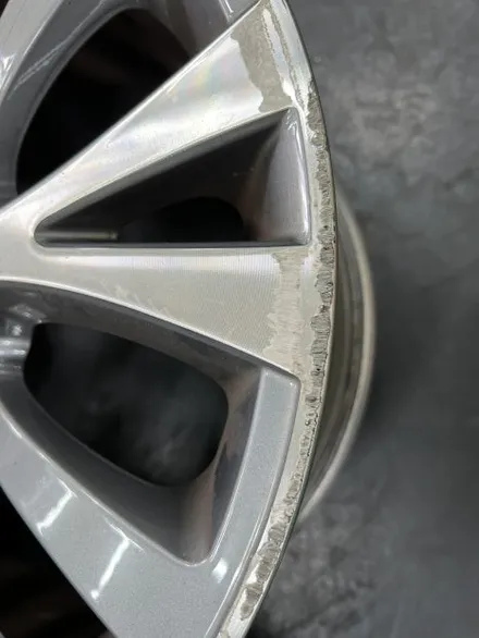 대구 휠복원 대구 휠수리 대구 휠도색 타이어 전문샵 휠플레이 [BMW GT 순정19인치 고스트크롬 휠도색 작업입니다.] / 대구 서구 평리동
