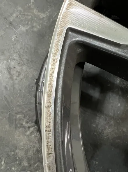 대구 휠복원 대구 휠도색 대구 휠수리 타이어 전문 휠플레이[BMW 118 순정 18인치 다이아몬드컷팅 휠복원 작업입니다.] / 대구 서구 평리동