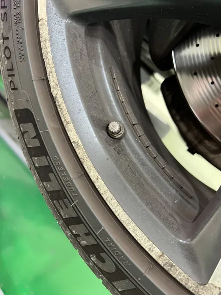 대구 휠복원 대구 휠도색 대구 휠수리 타이어 전문 휠플레이[벤츠 E63 AMG 순정 20인치 다이아몬드컷팅 휠복원 작업입니다.] / 대구 서구 평리동