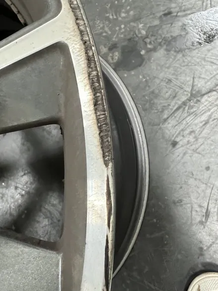 대구 휠복원 대구 휠도색 대구 휠수리 타이어 전문 휠플레이[BMW X3 순정 20인치 다이아몬드컷팅 휠복원 작업입니다.] / 대구 서구 평리동