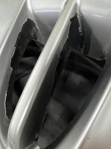 대구 휠복원 대구 휠도색 대구 휠수리 잘하는 곳 타이어 전문 휠플레이[제네시스 G80 19인치 고스트크롬 휠도색 작업입니다.] / 대구 서구 평리동