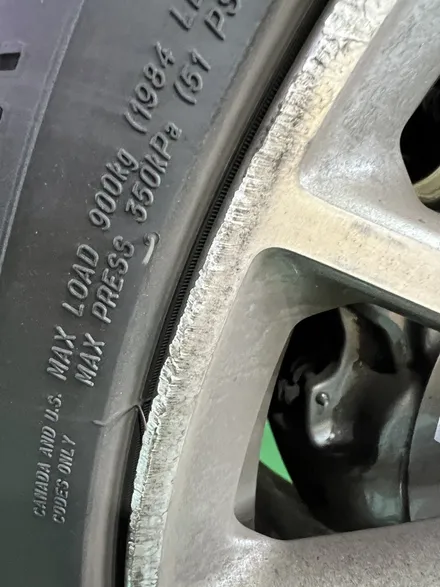 대구 휠복원 대구 휠도색 대구 자동차 휠수리 잘하는 곳 휠플레이 타이어 전문[벤츠 AMG GT43 순정 20인치 블랙펄유광 휠도색 작업입니다.] / 대구 서구 평리동