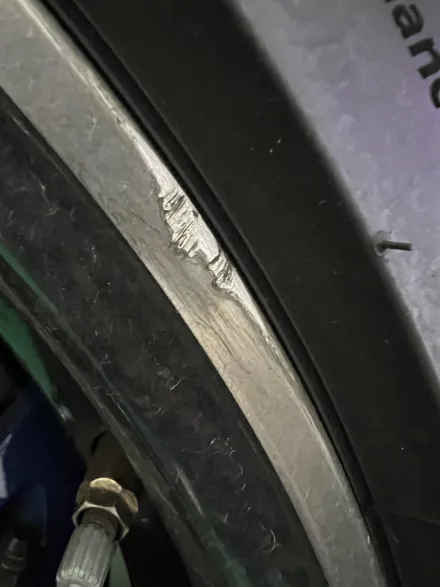 대구 휠복원 대구 휠도색 대구 자동차 휠수리 잘하는 곳 휠플레이 타이어 전문[BMW M4 순정 19인치 다이아몬드커팅 휠복원 작업입니다.] / 대구 서구 평리동