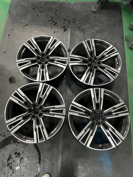 대구 휠복원 대구 휠도색 대구 자동차 휠수리 잘하는 곳 휠플레이 타이어 전문[BMW i7 순정 21인치 다이아몬드커팅 휠복원 작업입니다.] / 대구 서구 평리동