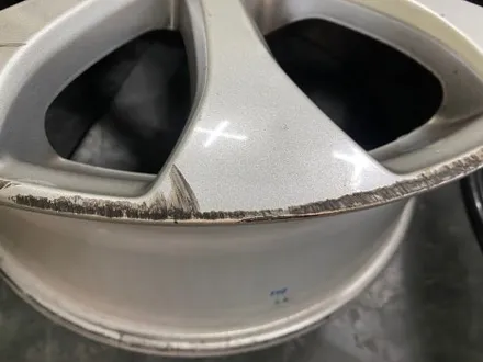 대구 휠복원 대구 휠도색 대구 자동차 휠수리 잘하는 곳 휠플레이 타이어 전문[벤츠 E 클래스 순정 18인치 고스트크롬 휠도색 작업입니다.] / 대구 서구 평리동