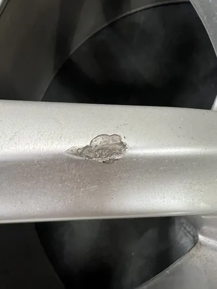 대구 휠복원 대구 휠도색 대구 자동차 휠수리 잘하는 곳 휠플레이 타이어 전문[아우디 A3 순정 17인치 휠복원 작업입니다.] / 대구 서구 평리동