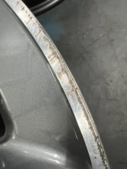 대구 휠복원 대구 휠도색 대구 자동차 휠수리 잘하는 곳 휠플레이 타이어 전문[벤츠 C43 AMG 순정 19인치 블랙커팅 커스텀 작업입니다.] / 대구 서구 평리동