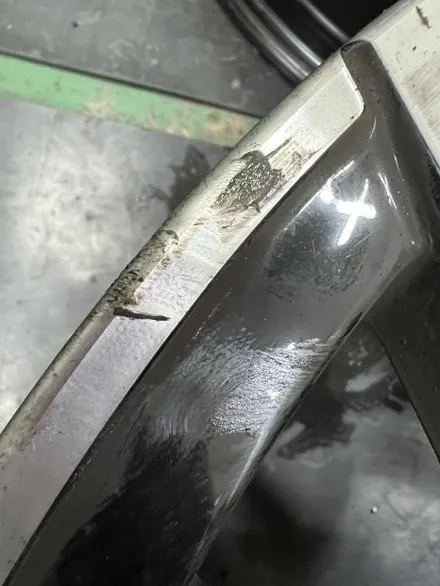 대구 휠복원 대구 휠도색 대구 자동차 휠수리 잘하는 곳 휠플레이 타이어 전문[BMW G30 5시리즈 순정 19인치 다이아몬드커팅 휠커스텀 작업입니다.] / 대구 서구 평리동