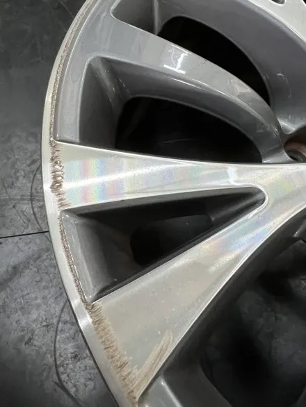 대구 휠복원 대구 휠수리 대구 휠도색 타이어 전문샵 휠플레이 [BMW GT 순정19인치 고스트크롬 휠도색 작업입니다.] / 대구 서구 평리동