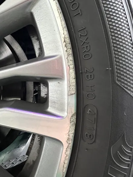 대구 휠복원 대구 휠도색 대구 휠수리 타이어 전문 휠플레이[BMW 3시리즈 순정 18인치 다이아몬드컷팅 휠복원 작업입니다.] / 대구 서구 평리동