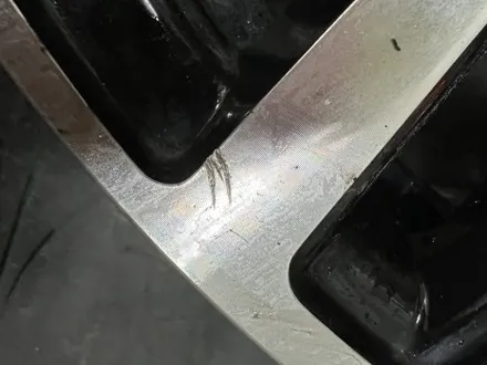 대구 휠복원 대구 휠도색 대구 자동차 휠수리 잘하는 곳 휠플레이 타이어 전문[BMW 3시리즈 순정 19인치 블랙유광 휠도색 작업입니다.] / 대구 서구 평리동