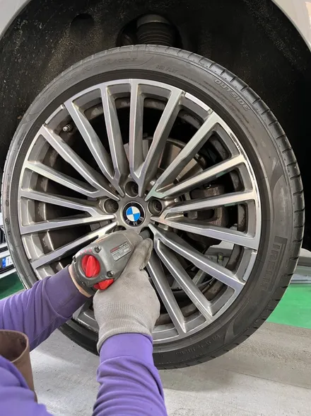 대구 휠복원 대구 휠도색 대구 휠수리 타이어 전문 휠플레이[BMW 7시리즈 순정20인치 고스트크롬 휠도색 작업입니다.] / 대구 서구 평리동