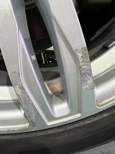 대구 휠복원 대구 휠도색 대구 자동차 휠수리 잘하는 곳 휠플레이 타이어 전문[BMW 5시리즈 순정 18인치 휠복원 작업입니다.] / 대구 서구 평리동