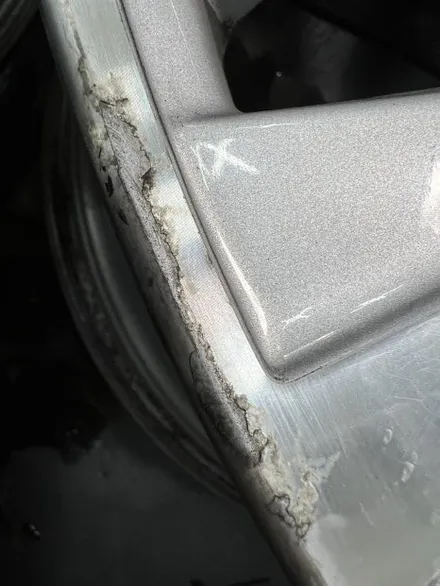대구 휠복원 대구 휠도색 대구 자동차 휠수리 잘하는 곳 휠플레이 타이어 전문[BMW GT 순정 19인치 다이아몬드커팅 휠복원 작업입니다.] / 대구 서구 평리동