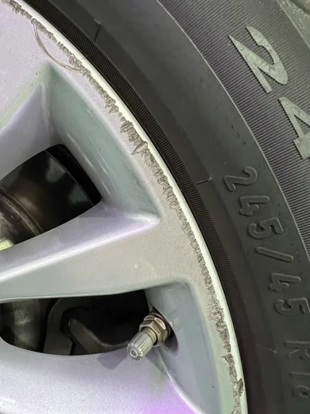 대구 휠복원 대구 휠도색 대구 자동차 휠수리 잘하는 곳 휠플레이 타이어 전문[BMW 5시리즈 순정 18인치 순정 휠복원 작업입니다.] / 대구 서구 평리동