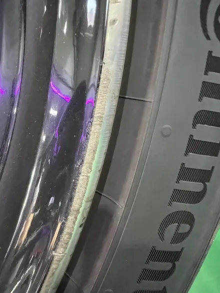 대구 휠복원 대구 휠도색 대구 자동차 휠수리 잘하는 곳 휠플레이 타이어 전문[BMW 320 투어링 순정 19인치 다이아몬드커팅 휠복원 작업입니다.] / 대구 서구 평리동