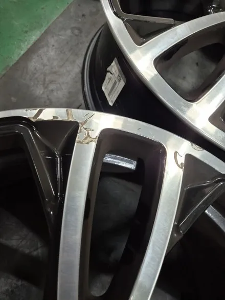 대구 휠복원 대구 휠도색 전문 휠플레이[BMW 미니쿠퍼 컨트리맨 순정 19인치 블랙유광 휠도색 작업입니다.] / 대구 서구 평리동