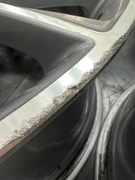 대구 휠복원 대구 휠도색 대구 휠수리 타이어 전문 휠플레이[벤츠 S클래스 순정 20인치 다이아몬드컷팅 휠복원 작업입니다] / 대구 서구 평리동