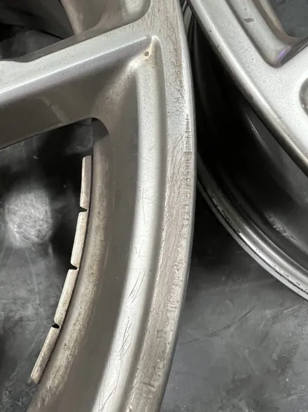대구 휠복원 대구 휠도색 대구 휠수리 타이어 전문 휠플레이[BMW 5시리즈 순정 18인치 휠복원 작업입니다.] / 대구 서구 평리동