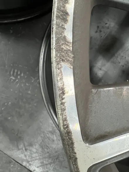 대구 휠복원 대구 휠도색 대구 휠수리 타이어 전문 휠플레이[BMW X3 순정 20인치 다이아몬드컷팅 휠복원 작업입니다.] / 대구 서구 평리동