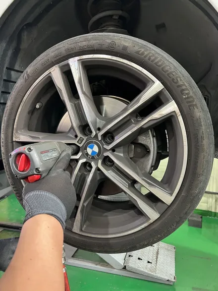대구 휠복원 대구 휠도색 대구 휠수리 잘하는 곳 타이어 전문 휠플레이[BMW 1시리즈 순정 18인치 다이아몬드커팅 휠복원 작업입니다.] / 대구 서구 평리동