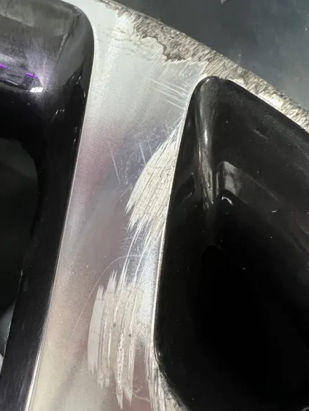 대구 휠복원 대구 휠도색 대구 휠수리 잘하는 곳 타이어 전문 휠플레이[기아 스포티지 순정 19인치 다이아몬드커팅 휠복원 작업입니다.] / 대구 서구 평리동