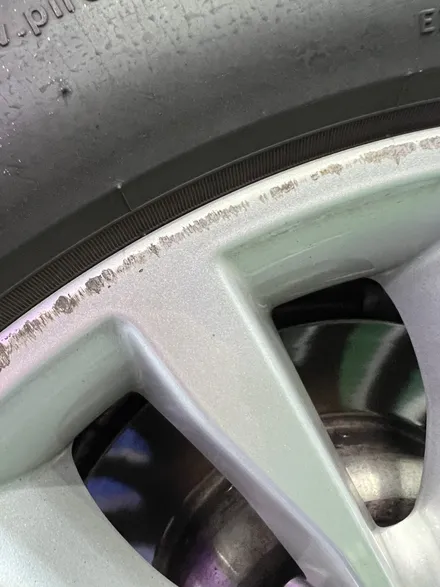 대구 휠복원 대구 휠도색 대구 자동차 휠수리 잘하는 곳 휠플레이 타이어 전문[BMW 5시리즈 순정 18인치 순정 휠복원 작업입니다.] / 대구 서구 평리동