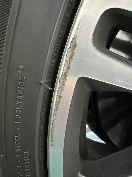 대구 휠복원 대구 휠도색 대구 자동차 휠수리 잘하는 곳 휠플레이 타이어 전문[BMW 5시리즈 순정 19인치 블랙펄유광 휠도색 작업입니다.] / 대구 서구 평리동