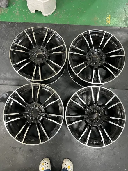 대구 휠복원 대구 휠도색 대구 자동차 휠수리 잘하는 곳 휠플레이 타이어 전문[BMW 5시리즈 순정 19인치 고스트크롬 휠도색 작업입니다.] / 대구 서구 평리동
