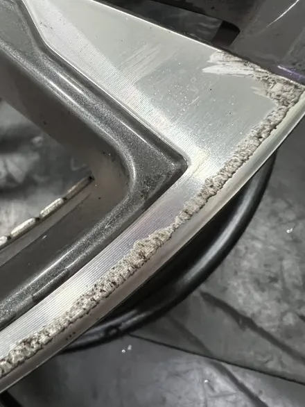 대구 휠복원 대구 휠도색 대구 자동차 휠수리 잘하는 곳 휠플레이 타이어 전문[BMW 218 순정 18인치 블랙유광 휠도색 작업입니다.] 대구 휠복원 성지 / 대구 서구 평리동