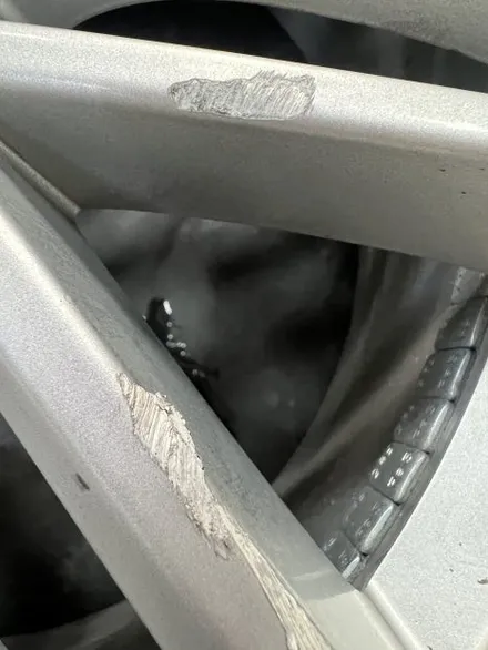 대구 휠복원 대구 휠도색 대구 자동차 휠수리 잘하는 곳 휠플레이 타이어 전문[제네시스 G70 순정 19인치 블랙펄유광 휠도색 작업입니다.] 대구 휠복원 성지 / 대구 서구 평리동