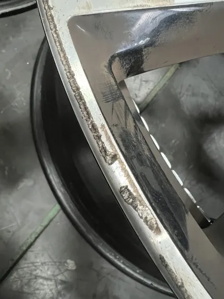 대구 휠복원 대구 휠도색 대구 자동차 휠수리 잘하는 곳 휠플레이 타이어 전문[BMW X7 순정 22인치 블랙펄유광 휠도색 작업입니다.] / 대구 서구 평리동