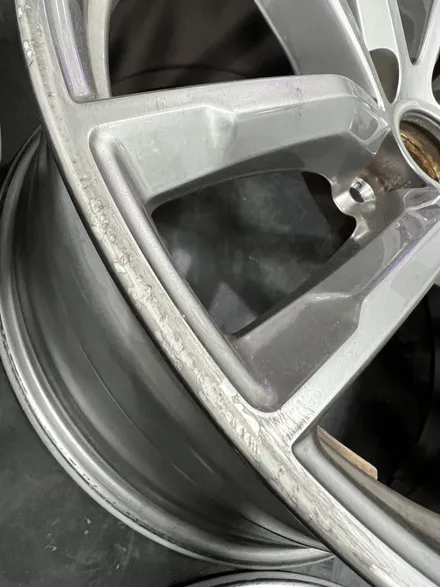 대구 휠복원 대구 휠도색 대구 휠수리 타이어 전문 휠플레이[BMW 5시리즈 순정 18인치 휠복원 작업입니다.] / 대구 서구 평리동