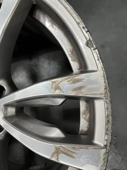 대구 휠복원 대구 휠도색 대구 휠수리 타이어 전문 휠플레이[BMW X5 순정 20인치 다이아몬드컷팅 휠복원 작업입니다.] / 대구 서구 평리동