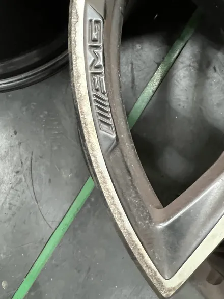 대구 휠복원 대구 휠도색 대구 휠수리 타이어 전문 휠플레이[벤츠 E63 AMG 순정 20인치 다이아몬드컷팅 휠복원 작업입니다.] / 대구 서구 평리동