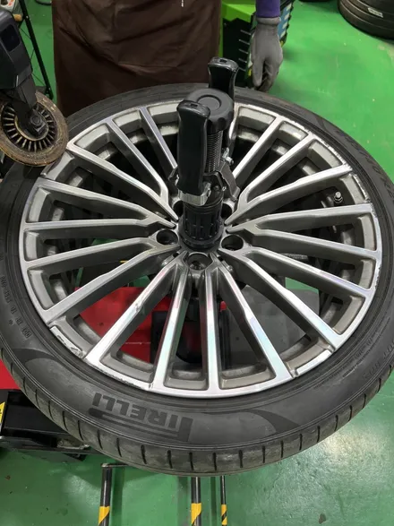대구 휠복원 대구 휠도색 대구 휠수리 타이어 전문 휠플레이[BMW 7시리즈 순정20인치 고스트크롬 휠도색 작업입니다.] / 대구 서구 평리동