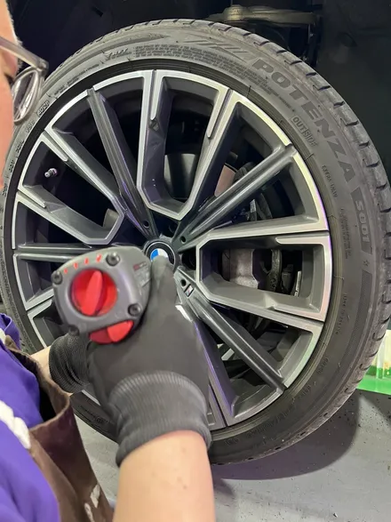 대구 휠복원 대구 휠도색 대구 휠수리 타이어 전문 휠플레이[BMW 7시리즈 순정 20인치 블랙펄유광 휠도색 작업입니다.] / 대구 서구 평리동