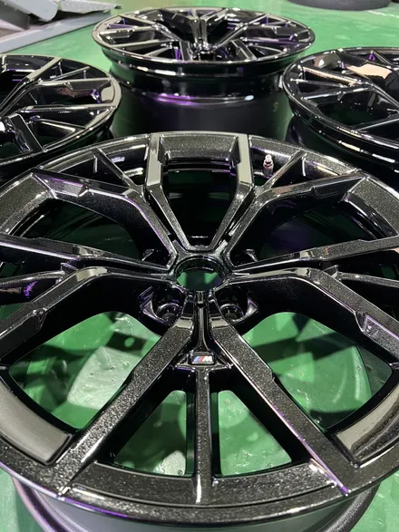 대구 휠복원 대구 휠도색 대구 자동차 휠수리 잘하는 곳 휠플레이 타이어 전문[BMW 5시리즈 순정 19인치 블랙펄유광 휠도색 작업입니다.] / 대구 서구 평리동