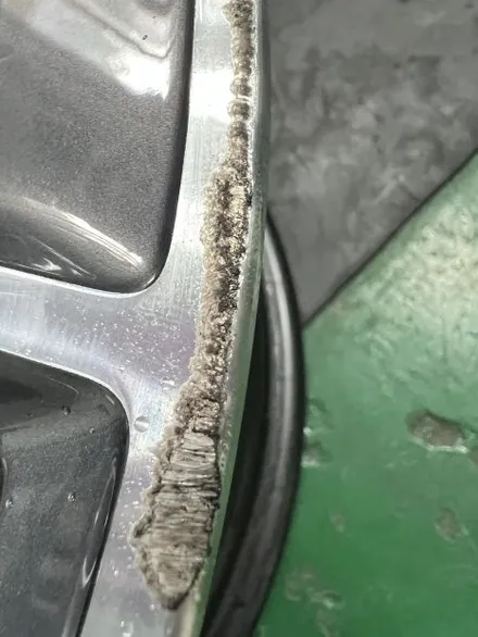 대구 휠복원 대구 휠도색 대구 자동차 휠수리 잘하는 곳 휠플레이 타이어 전문[벤츠 C43 AMG 순정 19인치 블랙커팅 커스텀 작업입니다.] / 대구 서구 평리동
