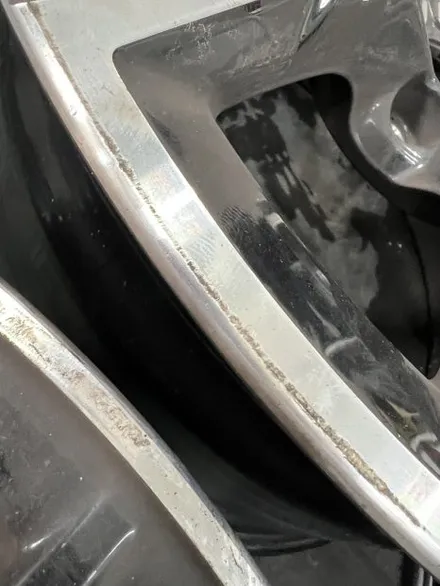 대구 휠복원 대구 휠도색 대구 자동차 휠수리 잘하는 곳 휠플레이 타이어 전문[BMW G30 5시리즈 순정 19인치 다이아몬드커팅 휠커스텀 작업입니다.] / 대구 서구 평리동