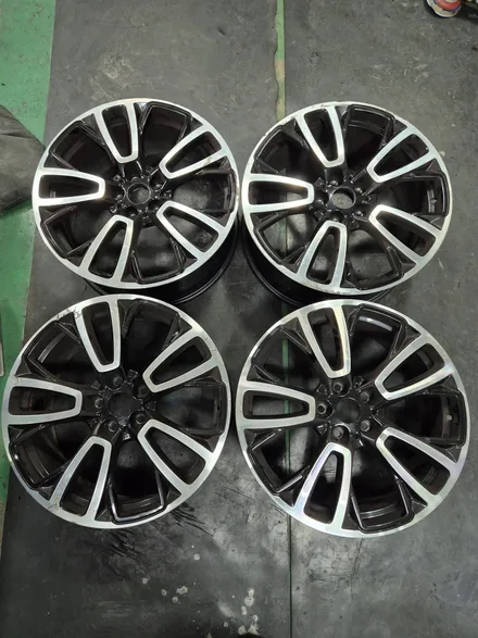 대구 휠복원 대구 휠도색 전문 휠플레이[BMW 미니쿠퍼 컨트리맨 순정 19인치 블랙유광 휠도색 작업입니다.] / 대구 서구 평리동