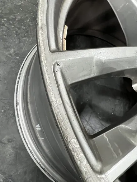 대구 휠복원 대구 휠도색 대구 휠수리 타이어 전문 휠플레이[BMW 5시리즈 순정 18인치 휠복원 작업입니다.] / 대구 서구 평리동