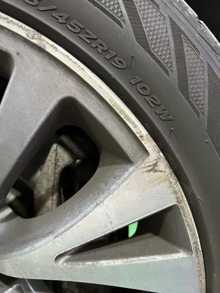 대구 휠복원 대구 휠도색 대구 휠수리 타이어 전문 휠플레이[BMW 5GT 순정 19인치 다이아몬드커팅 휠복원 작업입니다.] / 대구 서구 평리동