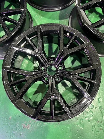 대구 휠복원 대구 휠도색 대구 자동차 휠수리 잘하는 곳 휠플레이 타이어 전문[BMW 5시리즈 순정 19인치 블랙펄유광 휠도색 작업입니다.] / 대구 서구 평리동